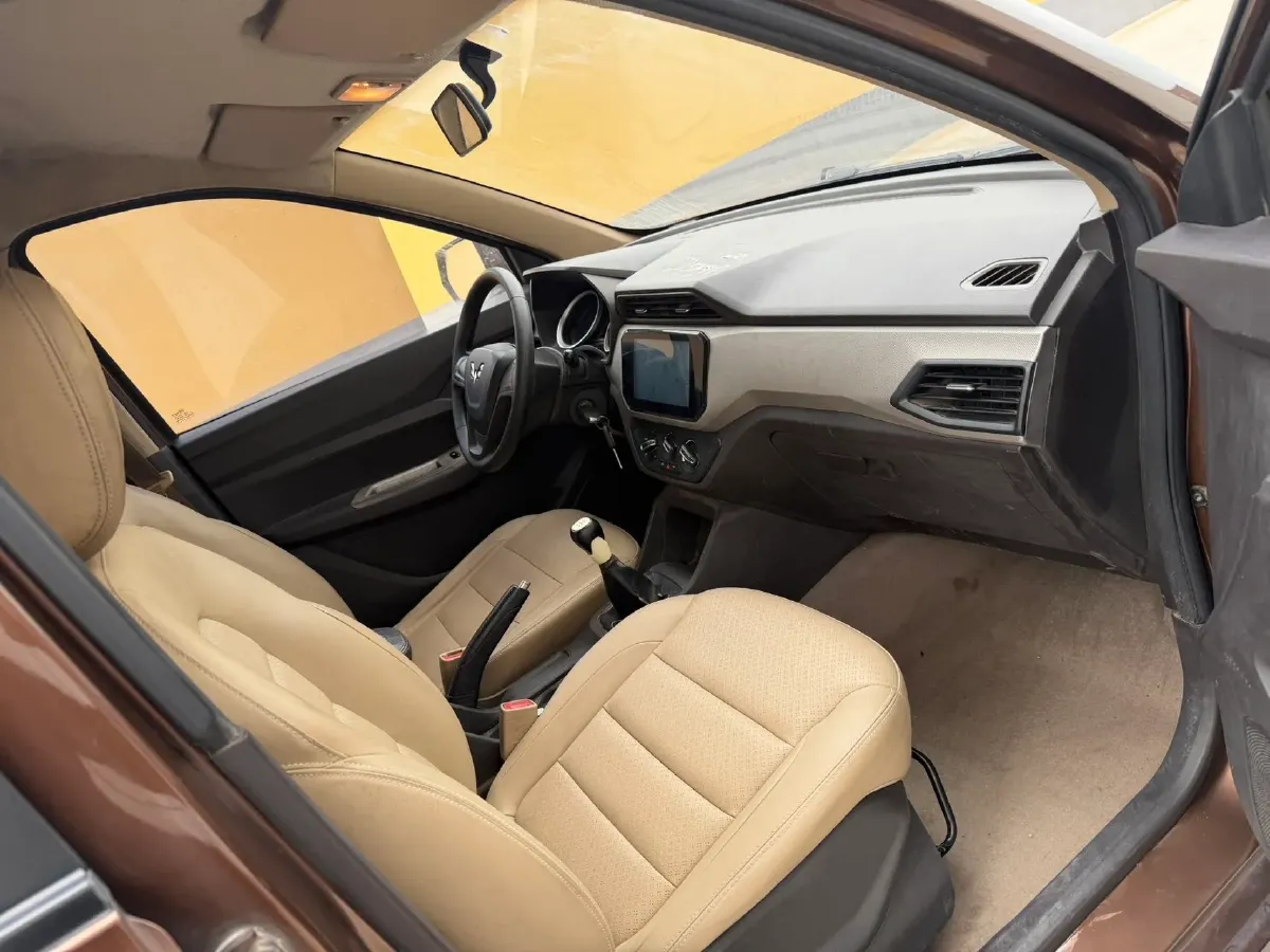 2018 WuLing HongGuang 1.5L 105HP L4 5MT,autocango,china used car exporter,china ev exporter,chinese used car exporter,chinese used ev exporter