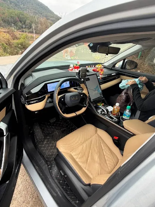 2023 Geely StarRay 1.5T 181HP L4 7DCT,autocango,china used car exporter,china ev exporter,chinese used car exporter,chinese used ev exporter