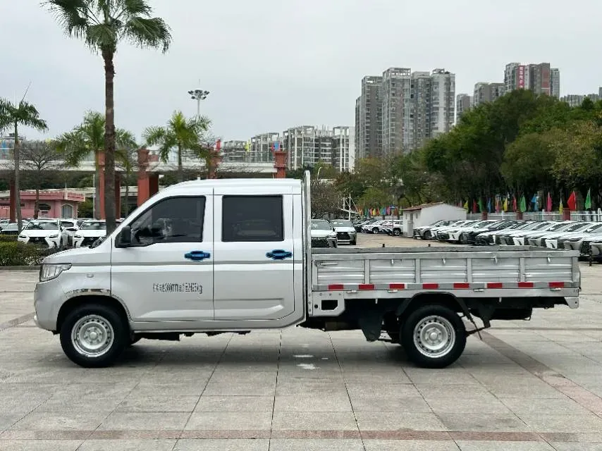 2023 WuLing RongGuang New Truck 1.5L 102HP L4 5MT,autocango,china used car exporter,china ev exporter,chinese used car exporter,chinese used ev exporter