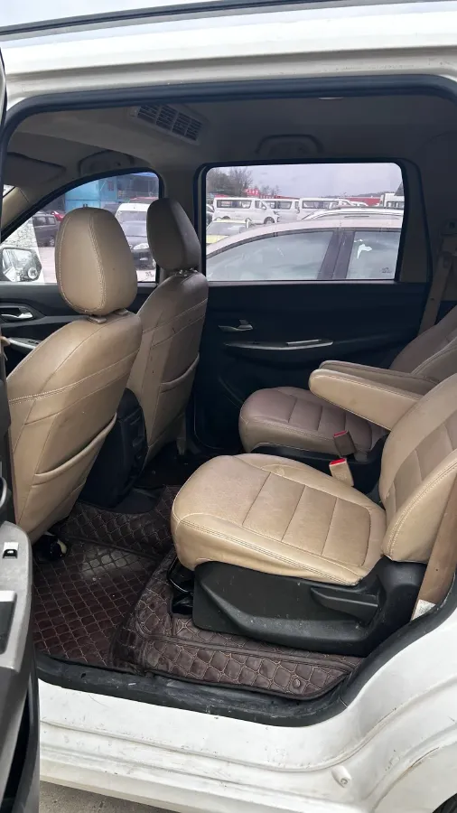 2018 WuLing HongGuang 1.5L 105HP L4 5MT,autocango,china used car exporter,china ev exporter,chinese used car exporter,chinese used ev exporter