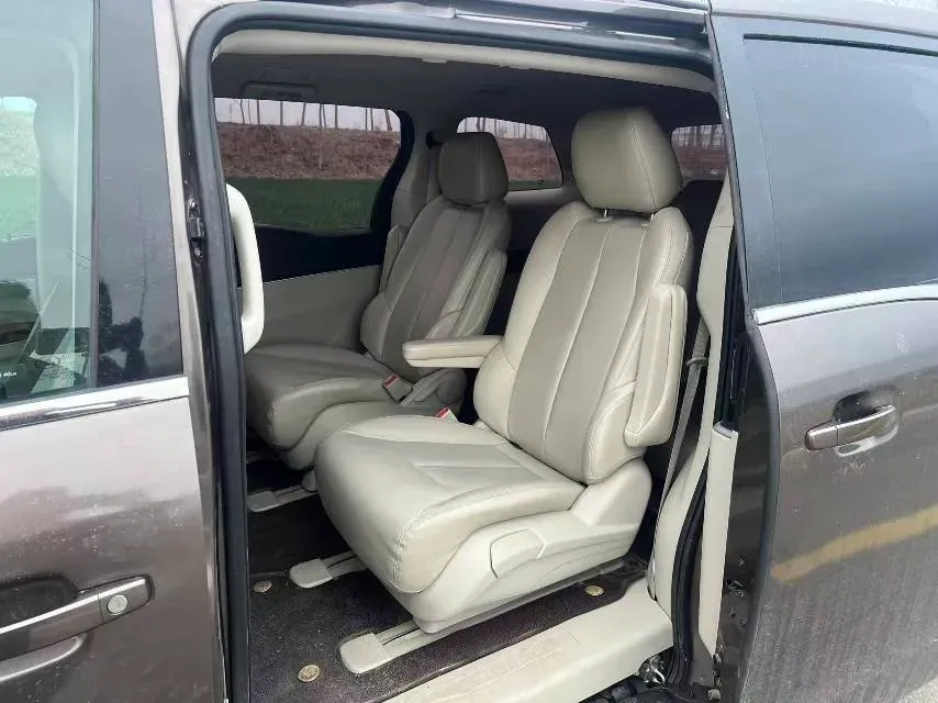 2023 Buick GL8 2.0T 237HP L4 9AT,autocango,china used car exporter,china ev exporter,chinese used car exporter,chinese used ev exporter