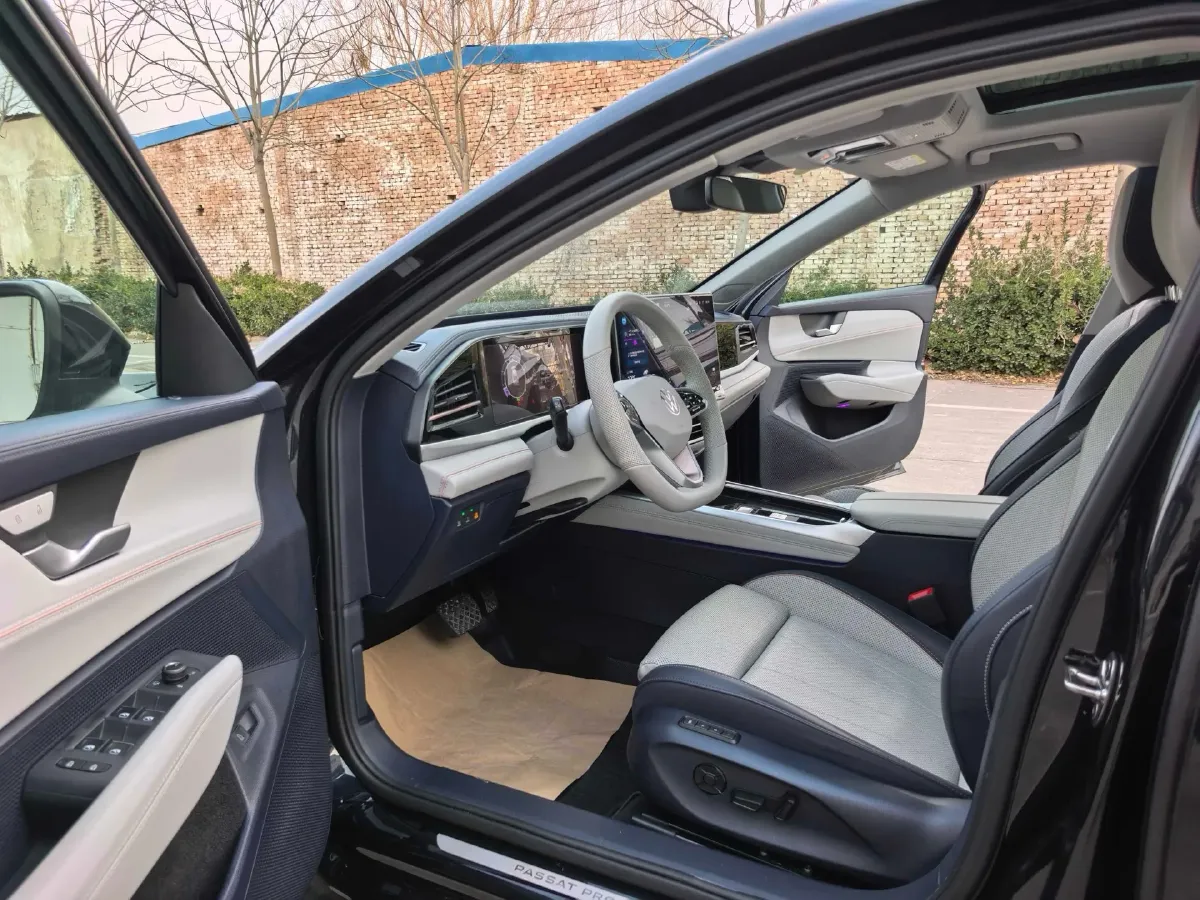 2025 Volkswagen Passat 2.0T 220HP L4 7DCT,autocango,china used car exporter,china ev exporter,chinese used car exporter,chinese used ev exporter