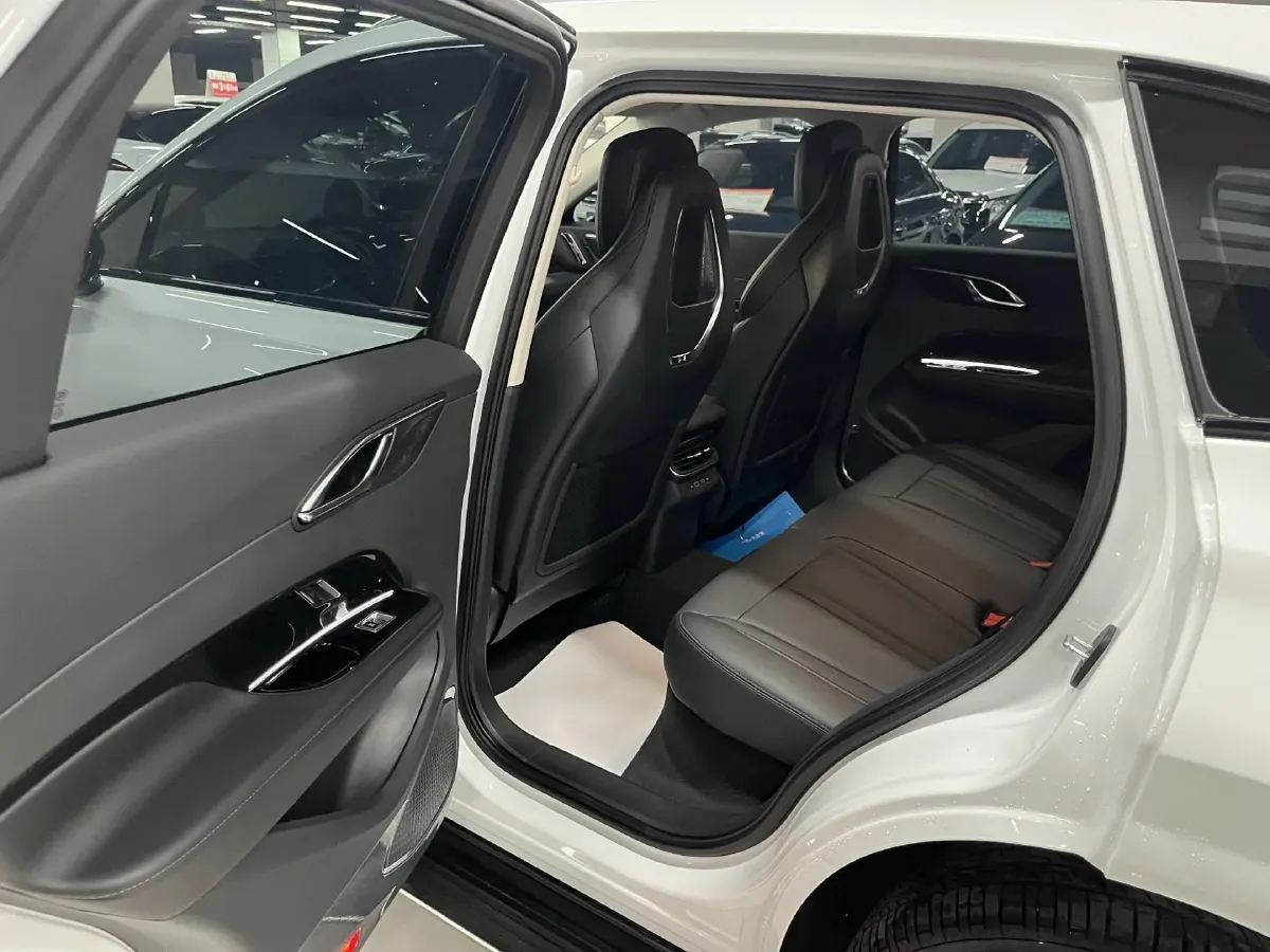2024 HongQi HS3 1.5T 169HP L4 1DHT PHEV 18.4KWH,autocango,china used car exporter,china ev exporter,chinese used car exporter,chinese used ev exporter