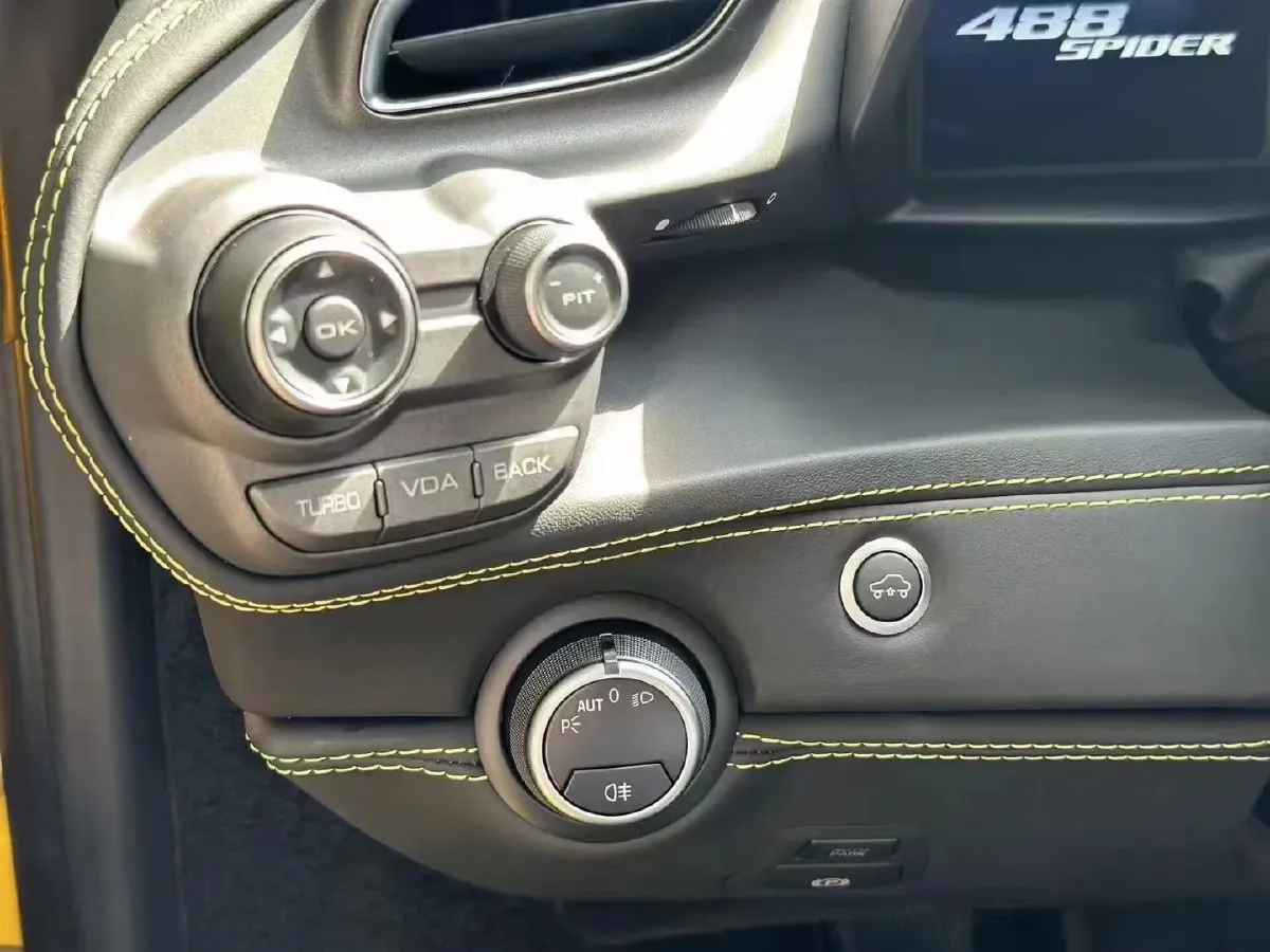 2015 Ferrari 488 3.9T 670HP V8 7DCT,autocango,china used car exporter,china ev exporter,chinese used car exporter,chinese used ev exporter