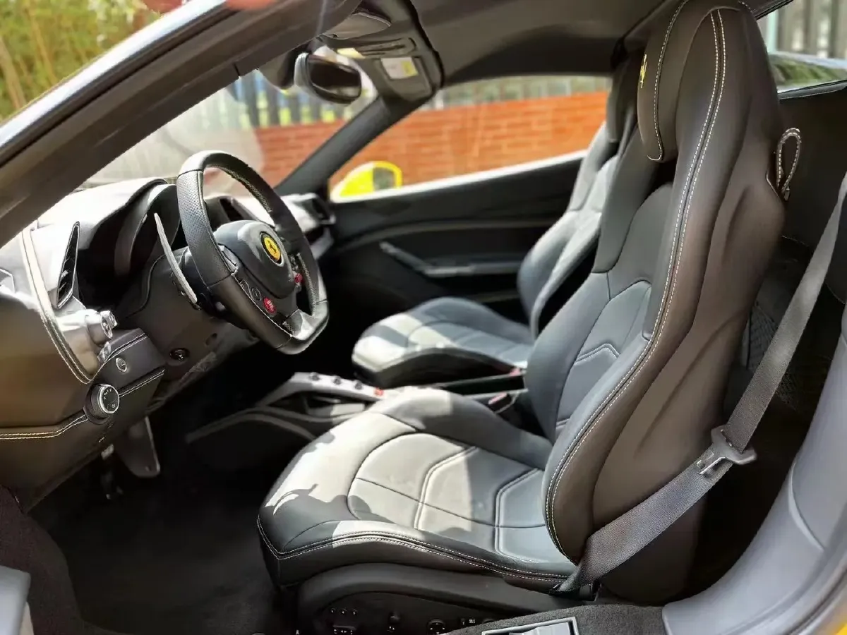 2015 Ferrari 488 3.9T 670HP V8 7DCT,autocango,china used car exporter,china ev exporter,chinese used car exporter,chinese used ev exporter