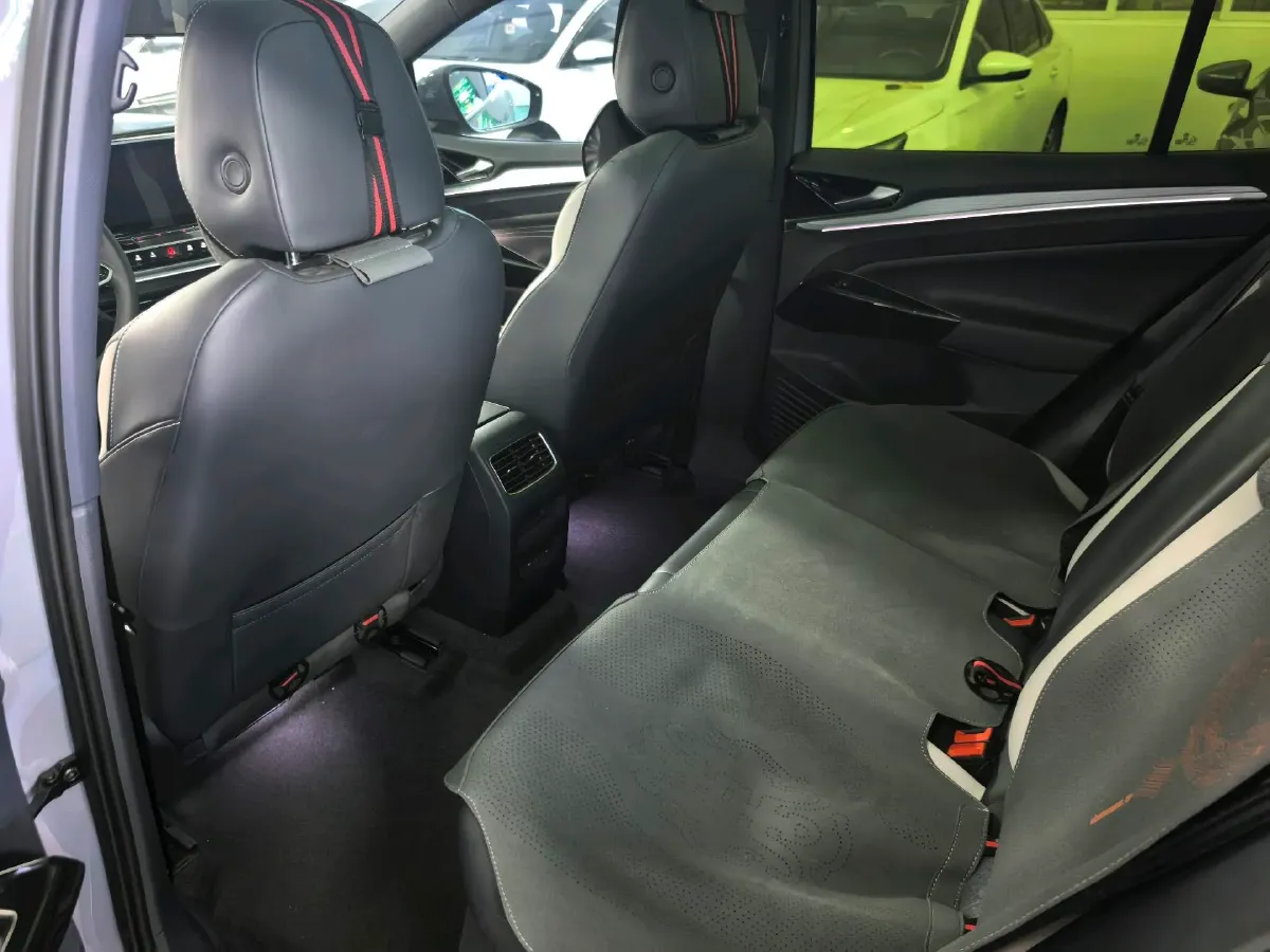 2022 Volkswagen ID.4 Crozz BEV 84.8KWH,autocango,china used car exporter,china ev exporter,chinese used car exporter,chinese used ev exporter