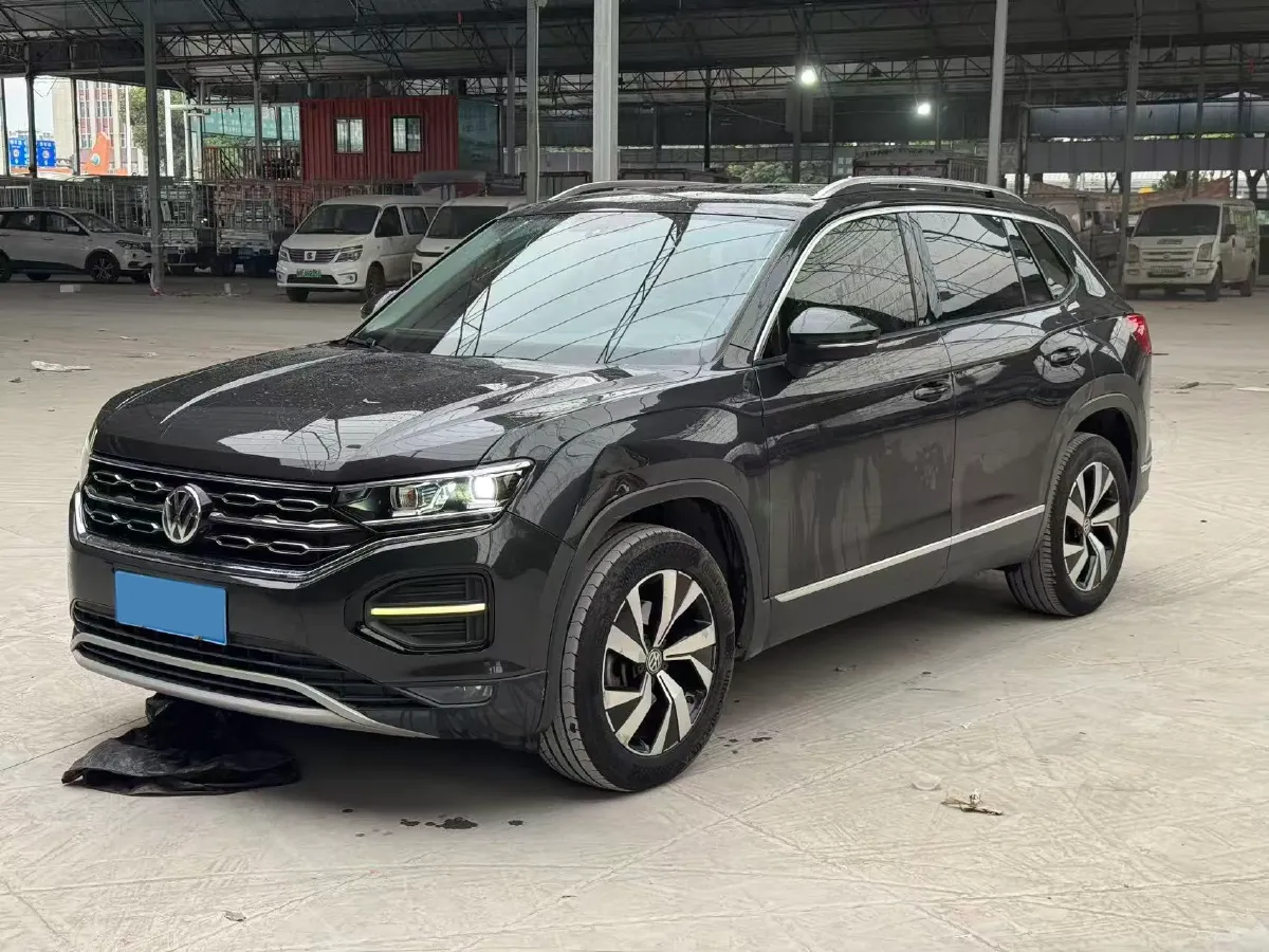 2019 Jeep Cherokee 2.0T 234HP L4 9AT,autocango,china used car exporter,china ev exporter,chinese used car exporter,chinese used ev exporter