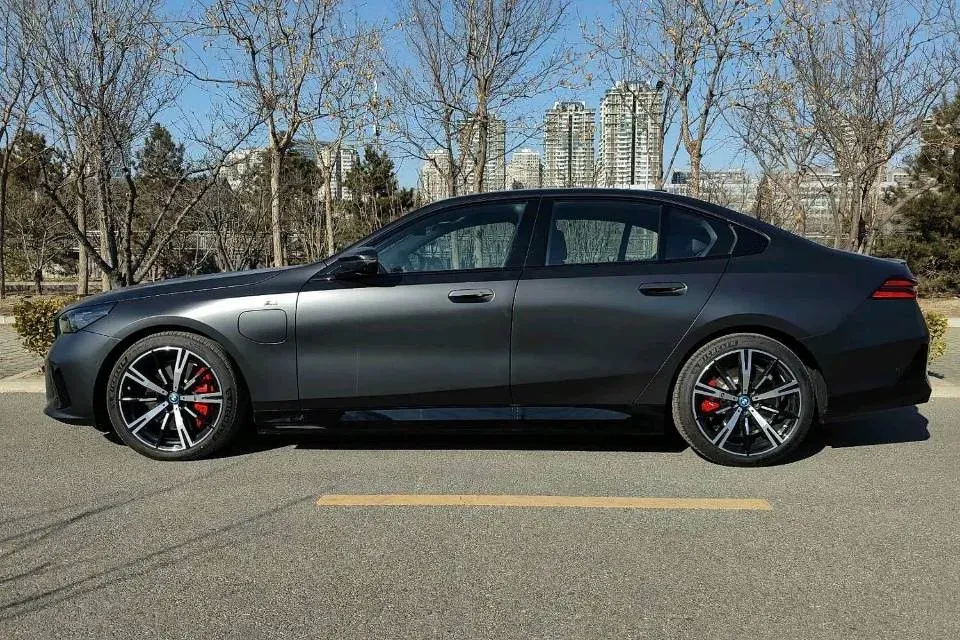 2024 Voyah Dream 1.5T 150HP L4 PHEV 43KWH,autocango,china used car exporter,china ev exporter,chinese used car exporter,chinese used ev exporter