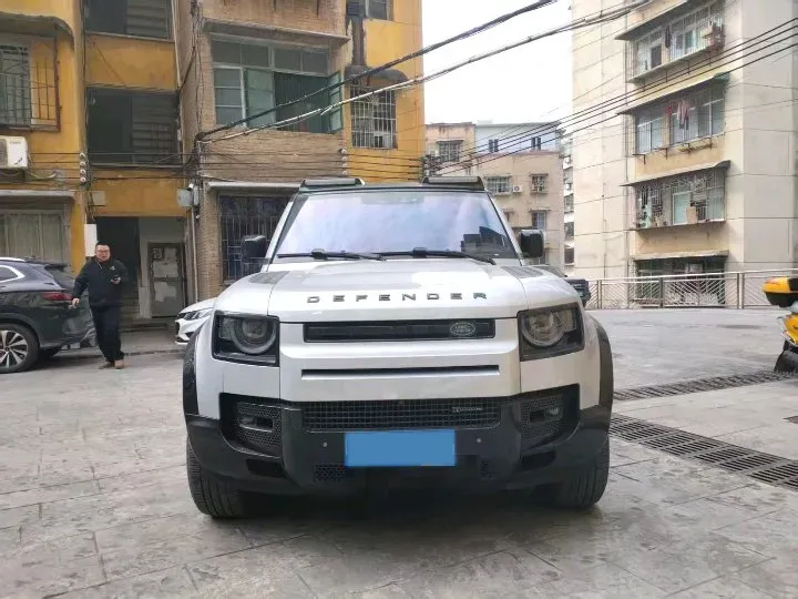 2022 Land Rover Defender 3.0T 400HP L6 8AT,autocango,china used car exporter,china ev exporter,chinese used car exporter,chinese used ev exporter