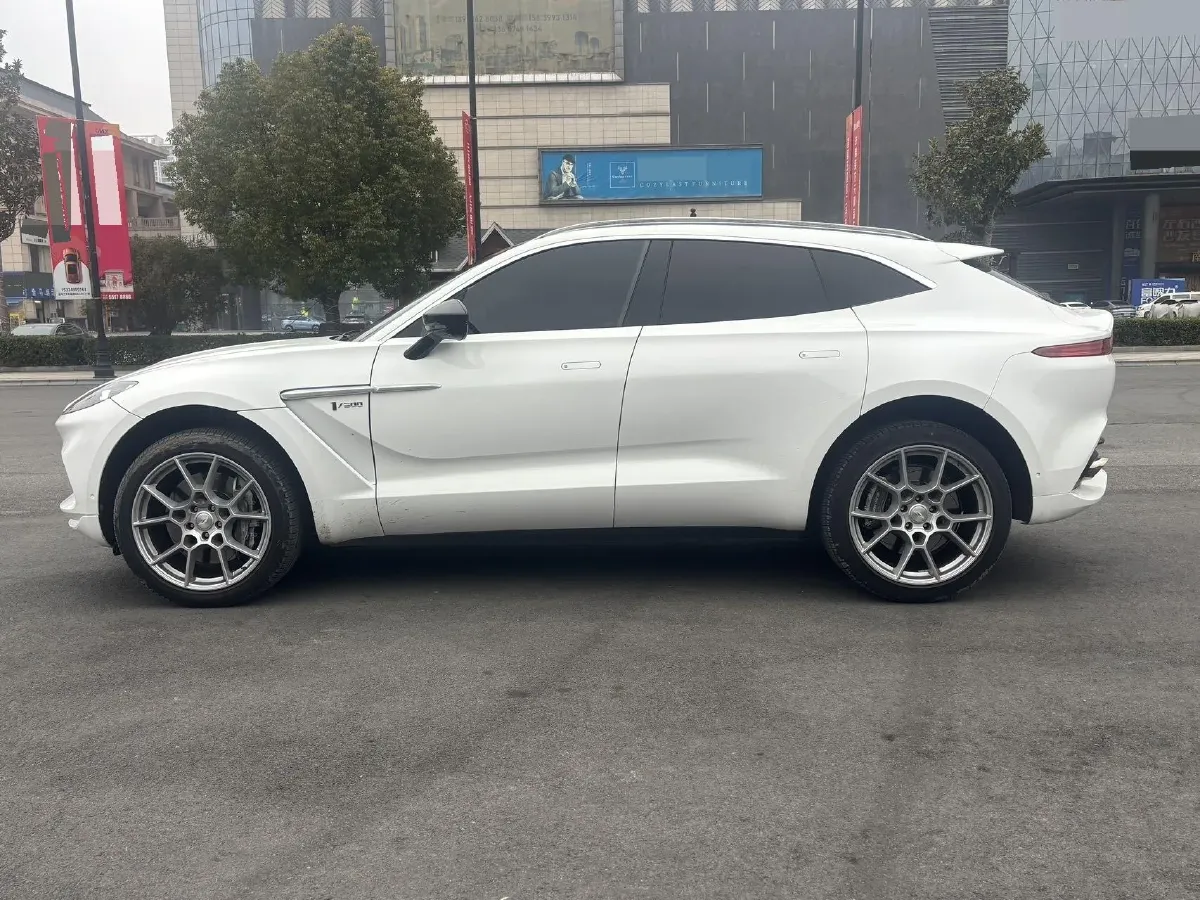 2021 Aston Martin DBX 4.0T 550HP V8 9AT,autocango,china used car exporter,china ev exporter,chinese used car exporter,chinese used ev exporter