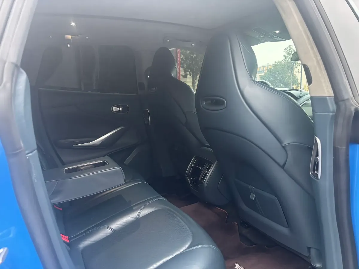 2021 Aston Martin DBX 4.0T 550HP V8 9AT,autocango,china used car exporter,china ev exporter,chinese used car exporter,chinese used ev exporter