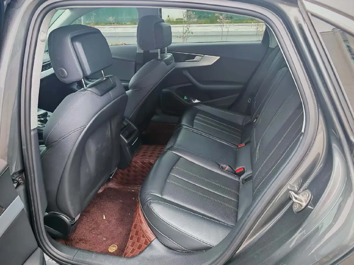 2019 Audi A4L 2.0T 190HP L4 7DCT,autocango,china used car exporter,china ev exporter,chinese used car exporter,chinese used ev exporter