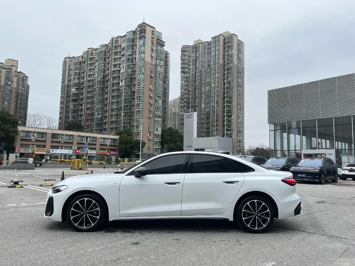 2026 Audi A5L 2.0T 170HP L4 7DCT,autocango,china used car exporter,china ev exporter,chinese used car exporter,chinese used ev exporter