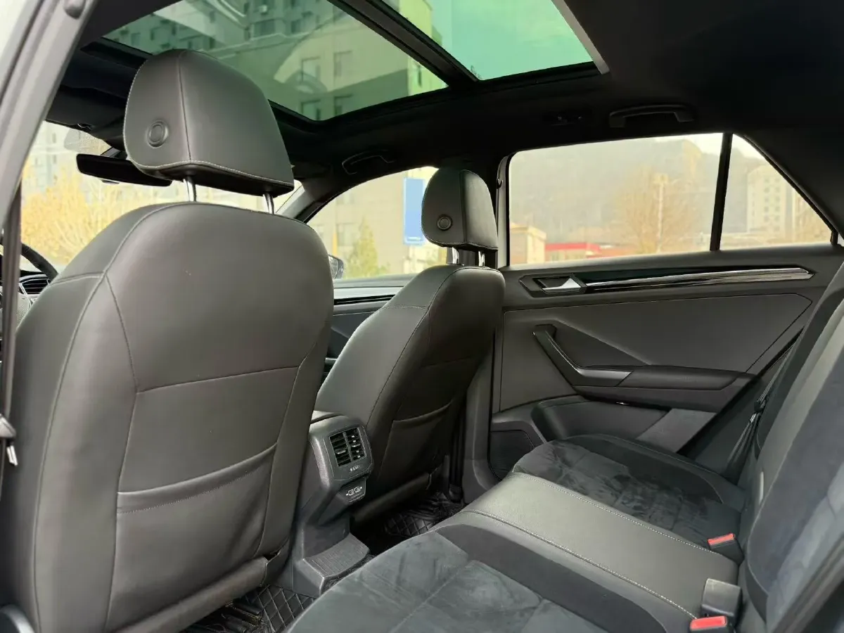 2018 Jeep Renegade 2.0L 155HP L4 9AT,autocango,china used car exporter,china ev exporter,chinese used car exporter,chinese used ev exporter