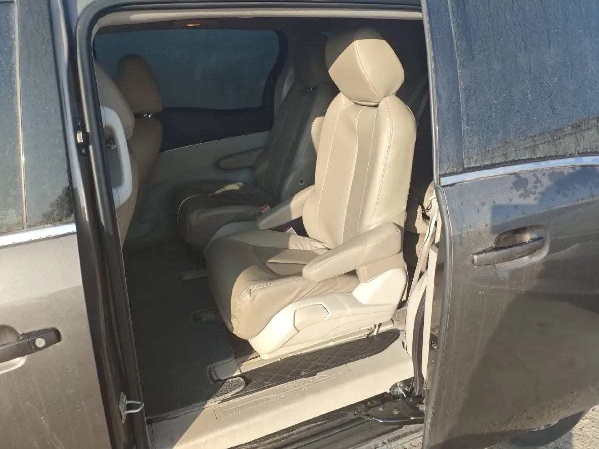 2023 Buick GL8 2.0T 237HP L4 9AT,autocango,china used car exporter,china ev exporter,chinese used car exporter,chinese used ev exporter