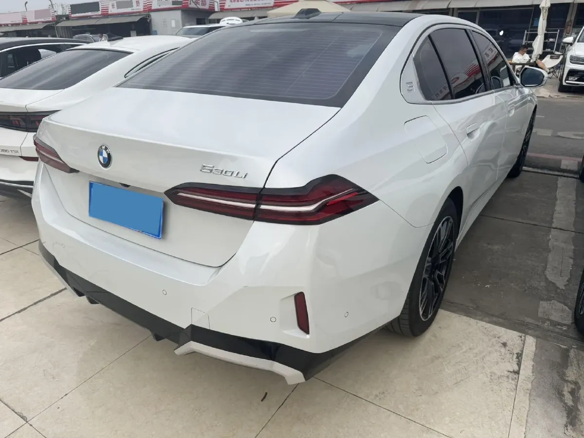 2024 BMW 5 Series 2.0T 258HP L4 8AT,autocango,china used car exporter,china ev exporter,chinese used car exporter,chinese used ev exporter