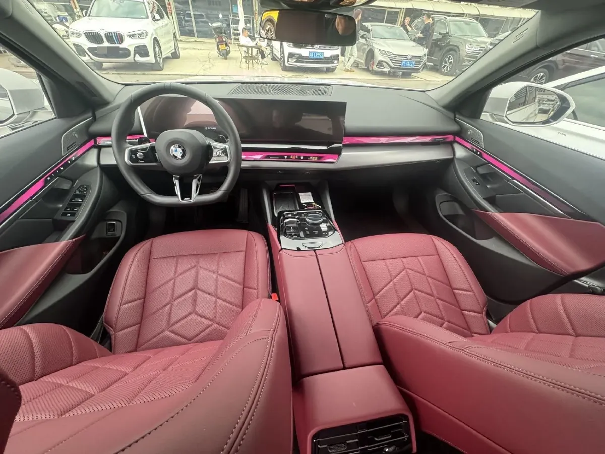 2024 BMW 5 Series 2.0T 258HP L4 8AT,autocango,china used car exporter,china ev exporter,chinese used car exporter,chinese used ev exporter