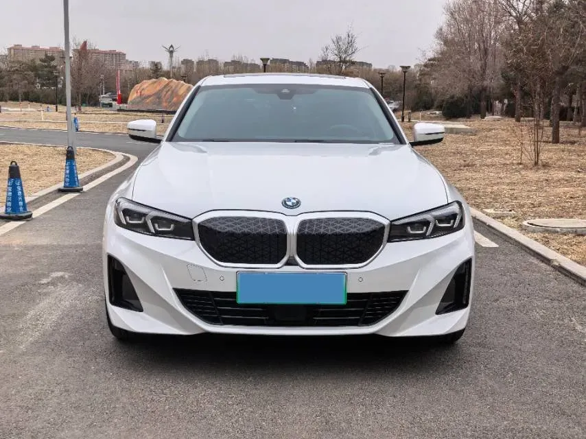 2025 BMW i3 BEV 70KWH,autocango,china used car exporter,china ev exporter,chinese used car exporter,chinese used ev exporter