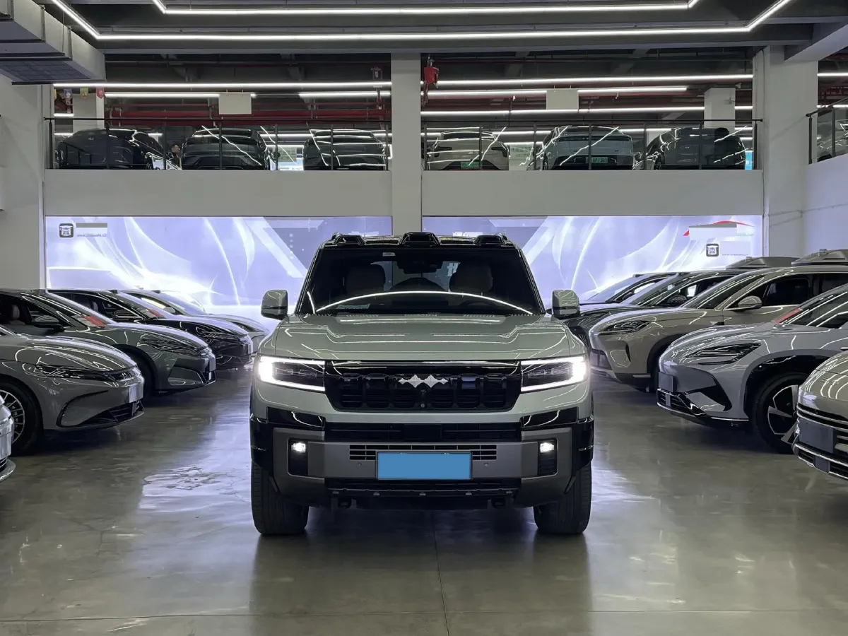 2025 FangChengBao Bao 8 2.0T 245HP L4 E-CVT PHEV 36.8KWH,autocango,china used car exporter,china ev exporter,chinese used car exporter,chinese used ev exporter