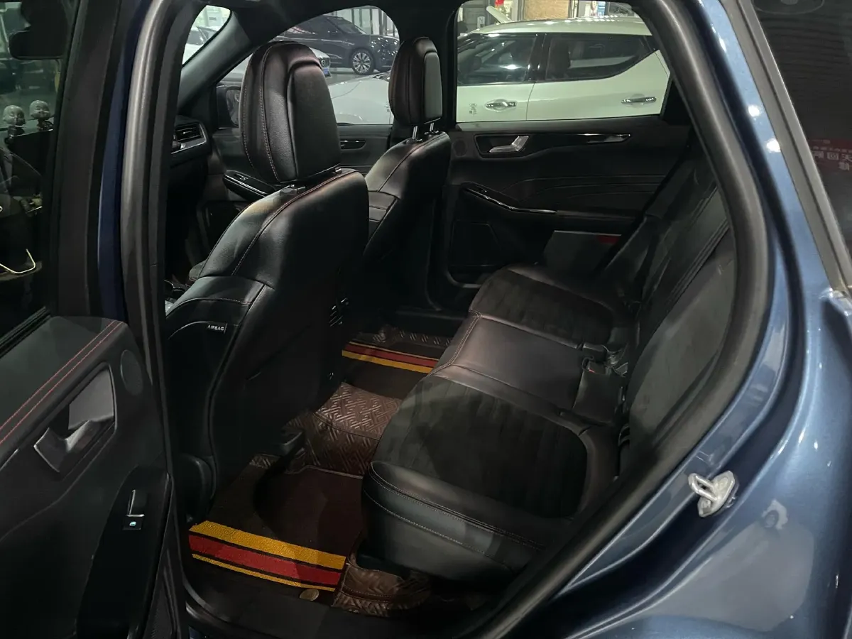 2020 Ford Escape 2.0T 248HP L4 8AT,autocango,china used car exporter,china ev exporter,chinese used car exporter,chinese used ev exporter