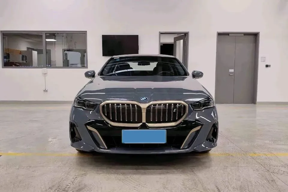 2024 BMW i5 BEV 79.05KWH,autocango,china used car exporter,china ev exporter,chinese used car exporter,chinese used ev exporter