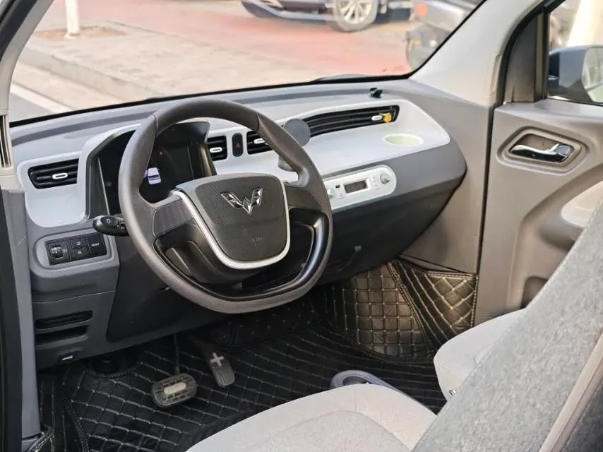 2021 WuLing HongGuang MINI EV BEV 13.9KWH,autocango,china used car exporter,china ev exporter,chinese used car exporter,chinese used ev exporter