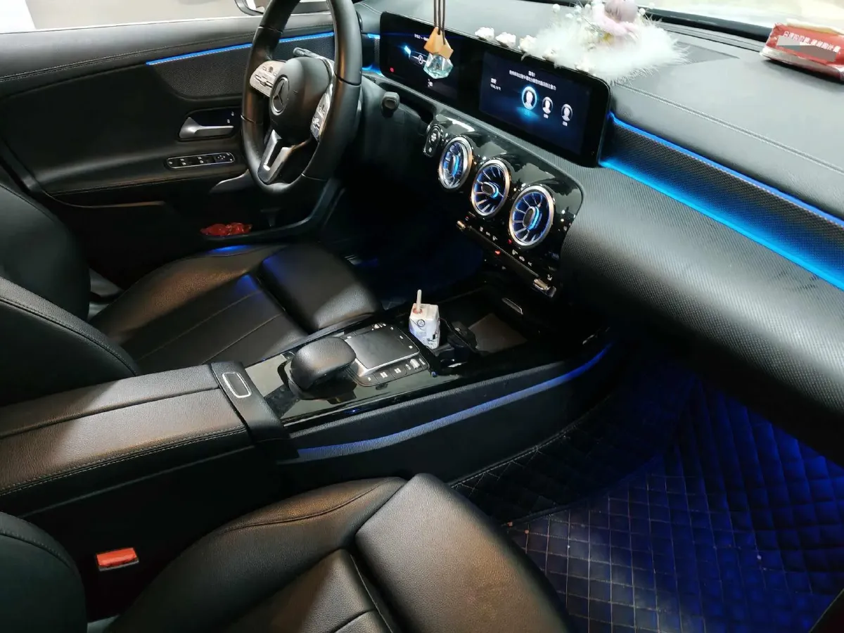 2022 Mercedes-Benz A Class 1.3T 136HP L4 7DCT,autocango,china used car exporter,china ev exporter,chinese used car exporter,chinese used ev exporter