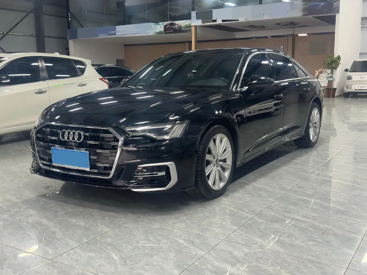 2024 Audi A6L 2.0T 245HP L4 7DCT,autocango,china used car exporter,china ev exporter,chinese used car exporter,chinese used ev exporter