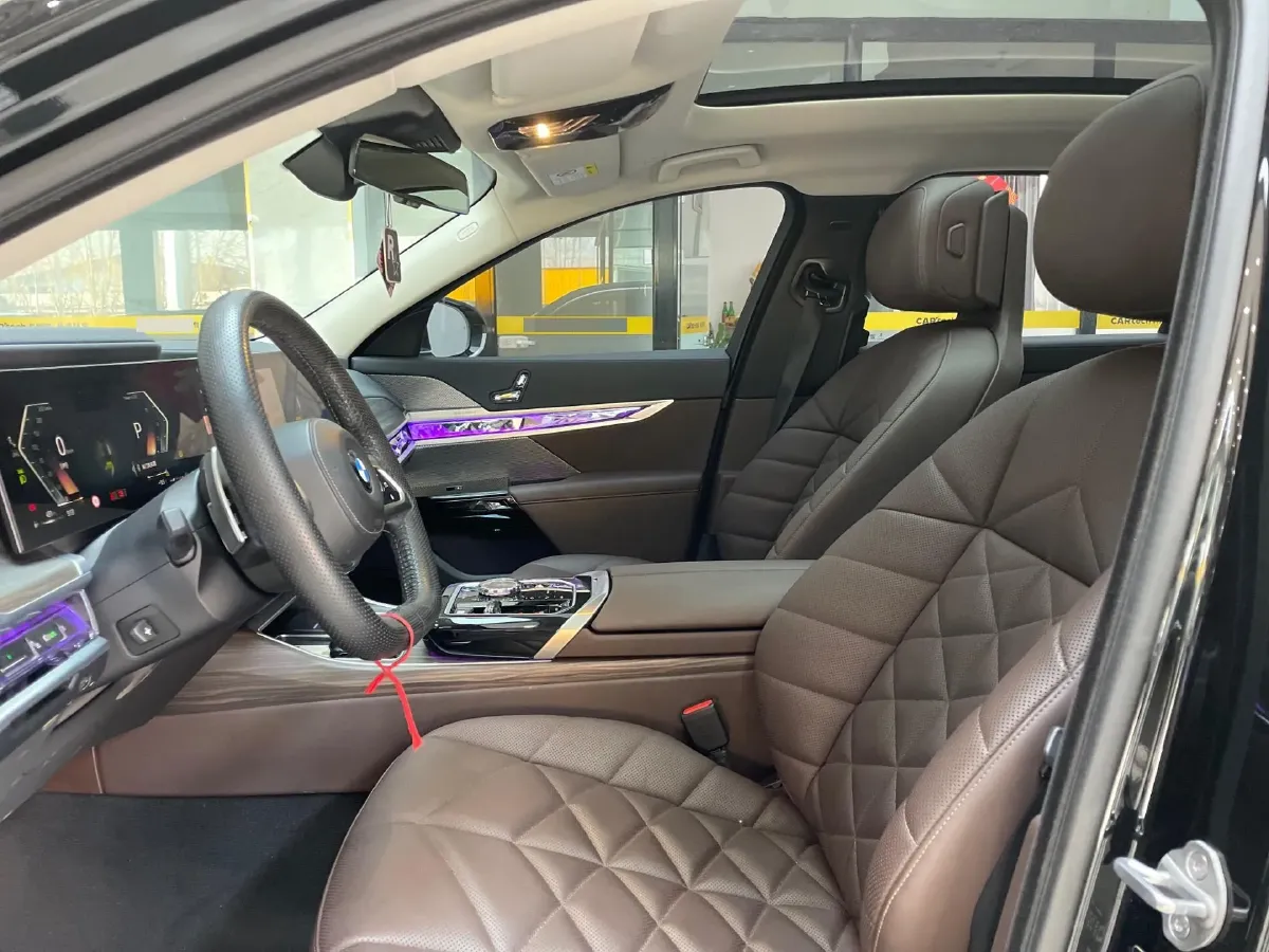 2023 BMW 7 Series 3.0T 272HP L6 8AT,autocango,china used car exporter,china ev exporter,chinese used car exporter,chinese used ev exporter