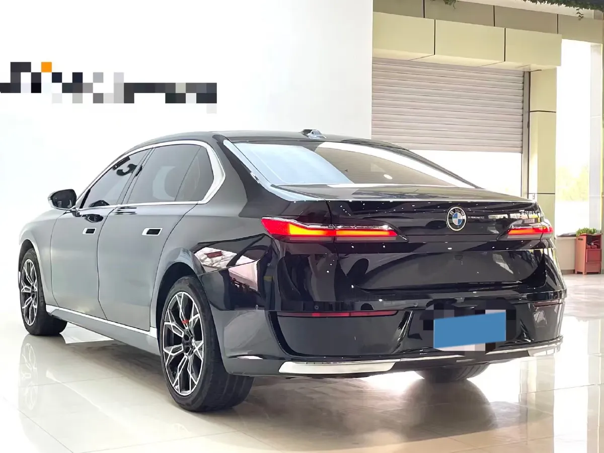 2023 BMW 7 Series 3.0T 272HP L6 8AT,autocango,china used car exporter,china ev exporter,chinese used car exporter,chinese used ev exporter