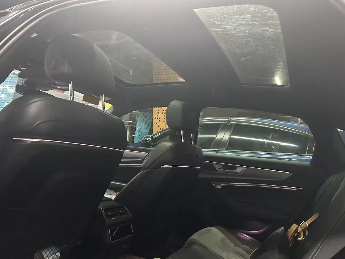 2023 Audi A6L 2.0T 245HP L4 7DCT,autocango,china used car exporter,china ev exporter,chinese used car exporter,chinese used ev exporter