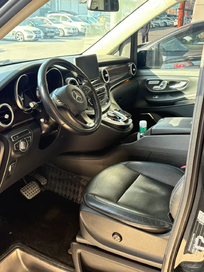 2018 Mercedes-Benz V Class 2.0T 211HP L4 7AT,autocango,china used car exporter,china ev exporter,chinese used car exporter,chinese used ev exporter