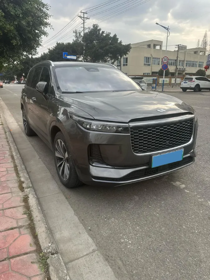 2021 Li ONE Range Extended 131HP REEV 40.5KWH,autocango,china used car exporter,china ev exporter,chinese used car exporter,chinese used ev exporter