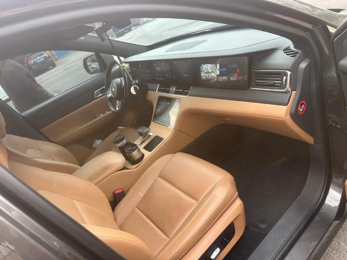 2021 Li ONE Range Extended 131HP REEV 40.5KWH,autocango,china used car exporter,china ev exporter,chinese used car exporter,chinese used ev exporter