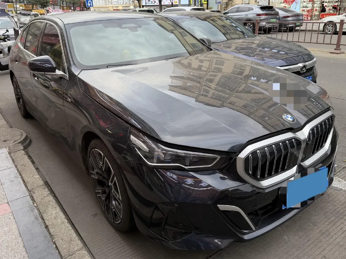 2024 BMW 5 Series 2.0T 258HP L4 8AT,autocango,china used car exporter,china ev exporter,chinese used car exporter,chinese used ev exporter