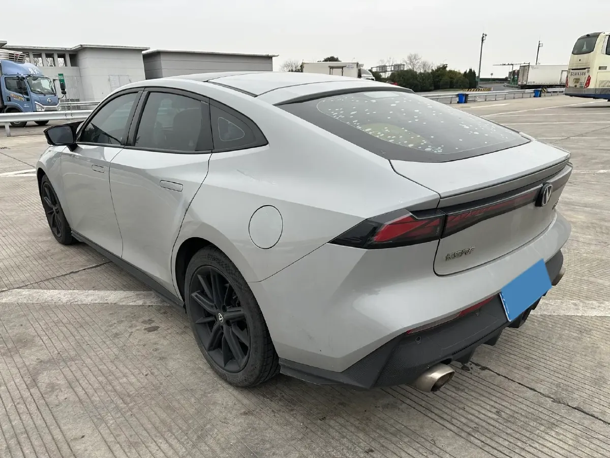 2022 ChangAn UNI-V 1.5T 188HP L4 7DCT,autocango,china used car exporter,china ev exporter,chinese used car exporter,chinese used ev exporter