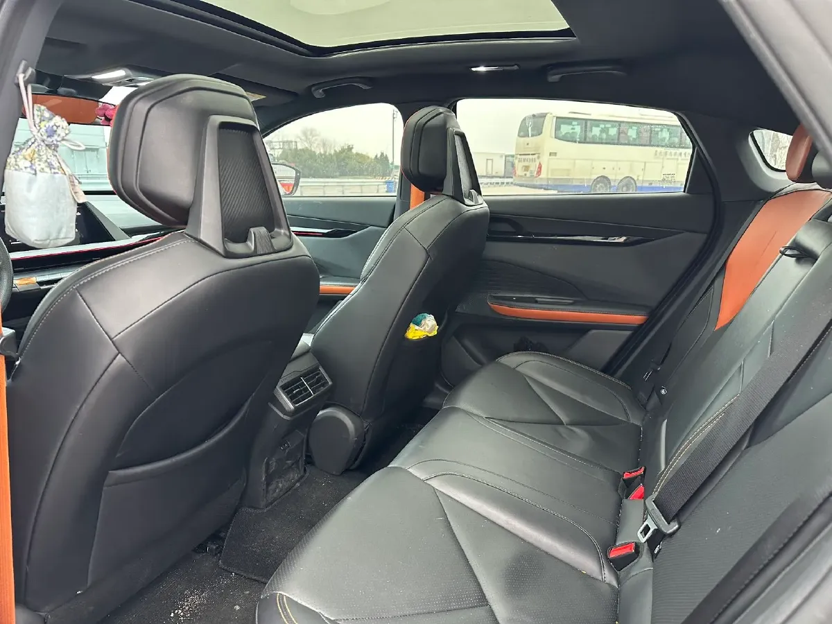 2022 ChangAn UNI-V 1.5T 188HP L4 7DCT,autocango,china used car exporter,china ev exporter,chinese used car exporter,chinese used ev exporter