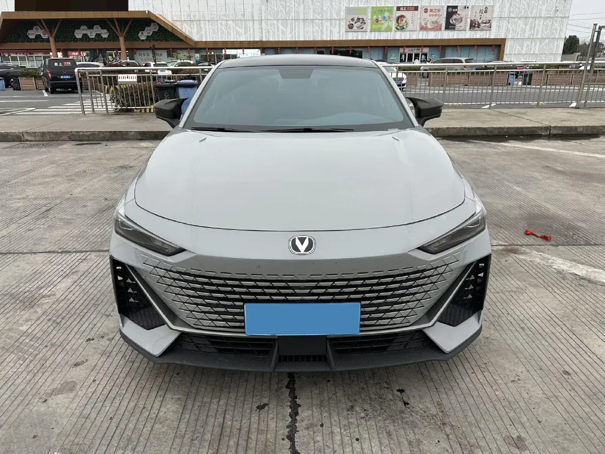 2022 ChangAn UNI-V 1.5T 188HP L4 7DCT,autocango,china used car exporter,china ev exporter,chinese used car exporter,chinese used ev exporter