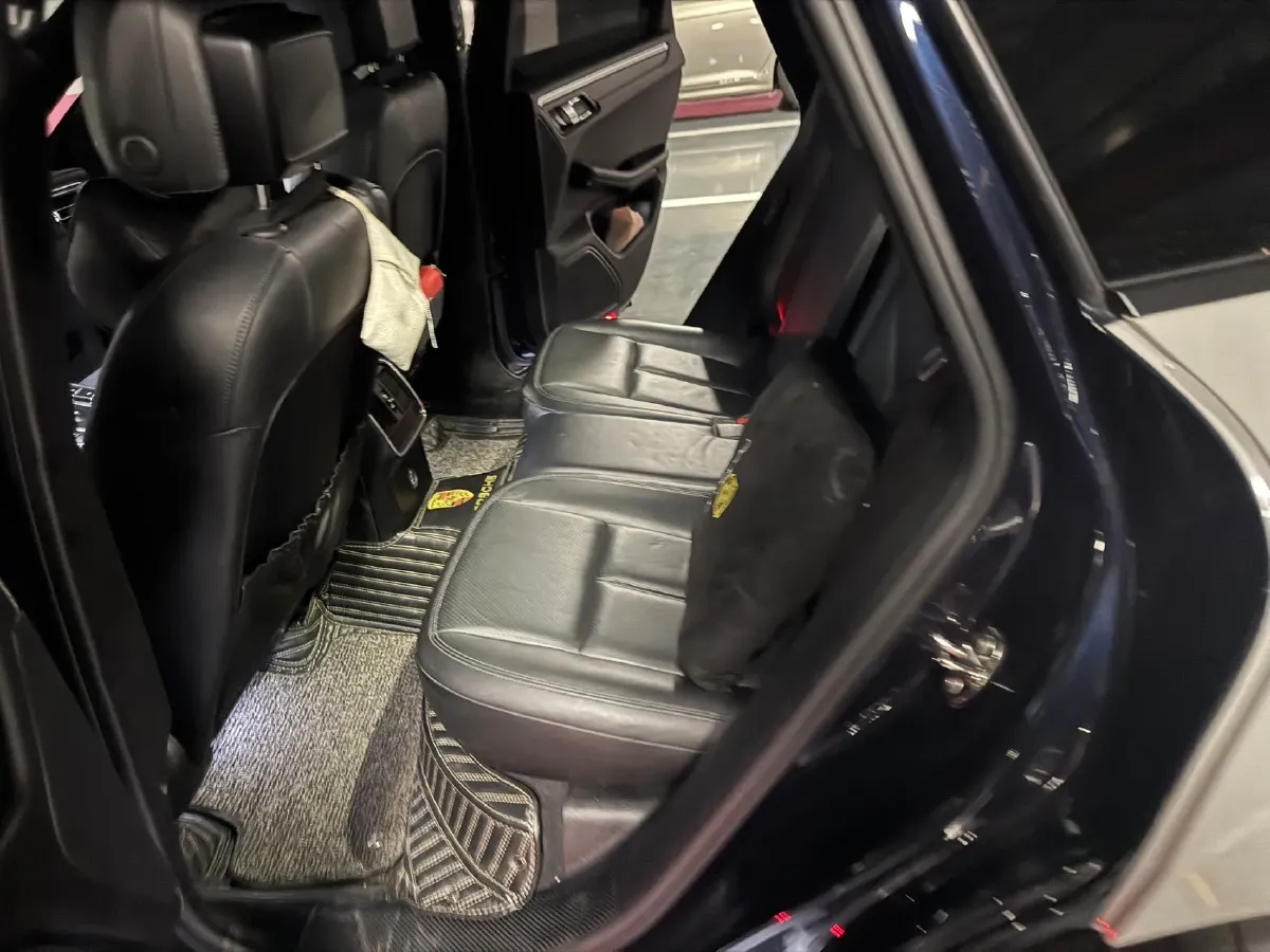 2018 Porsche Macan 2.0T 252HP L4 7DCT,autocango,china used car exporter,china ev exporter,chinese used car exporter,chinese used ev exporter