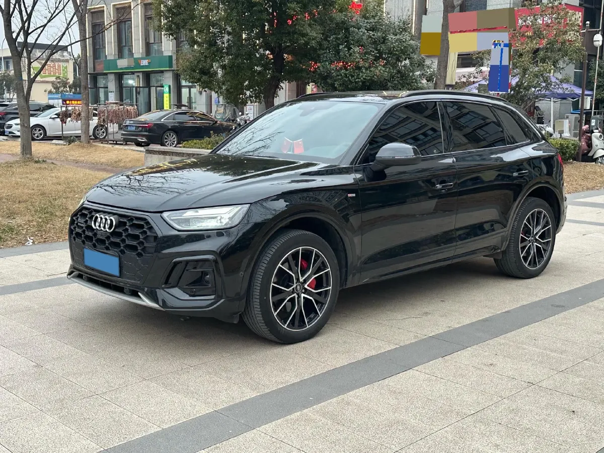 2024 Audi Q5L 2.0T 245HP L4 7DCT,autocango,china used car exporter,china ev exporter,chinese used car exporter,chinese used ev exporter