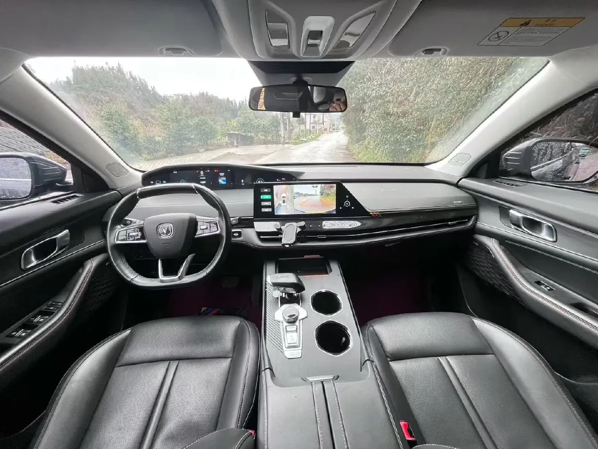 2021 ChangAn UNI-K 2.0T 233HP L4 8AT,autocango,china used car exporter,china ev exporter,chinese used car exporter,chinese used ev exporter