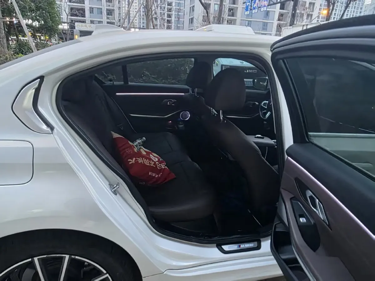 2022 BMW 3 Series 2.0T 156HP L4 8AT,autocango,china used car exporter,china ev exporter,chinese used car exporter,chinese used ev exporter