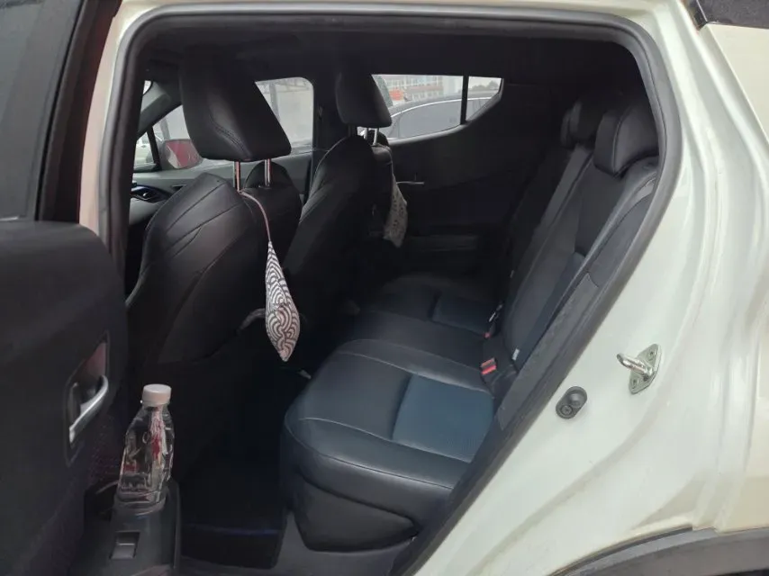 2020 Toyota C-HR 2.0L 171HP L4 CVT,autocango,china used car exporter,china ev exporter,chinese used car exporter,chinese used ev exporter