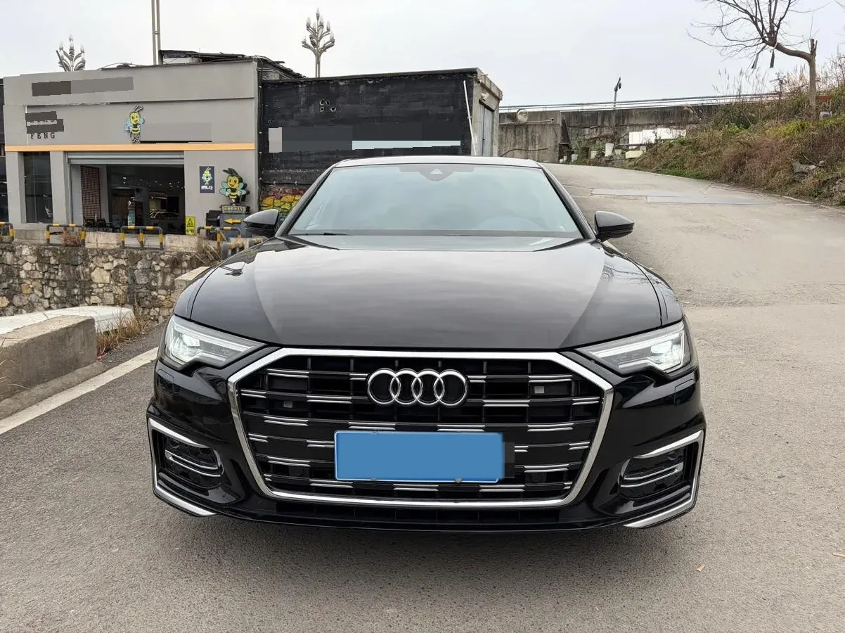 2023 Audi A6L 2.0T 190HP L4 7DCT,autocango,china used car exporter,china ev exporter,chinese used car exporter,chinese used ev exporter