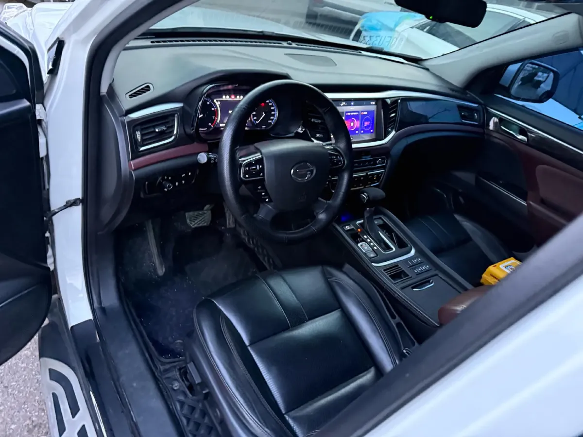 2017 GAC Trumpchi GS8 2.0T 201HP L4 6AT,autocango,china used car exporter,china ev exporter,chinese used car exporter,chinese used ev exporter