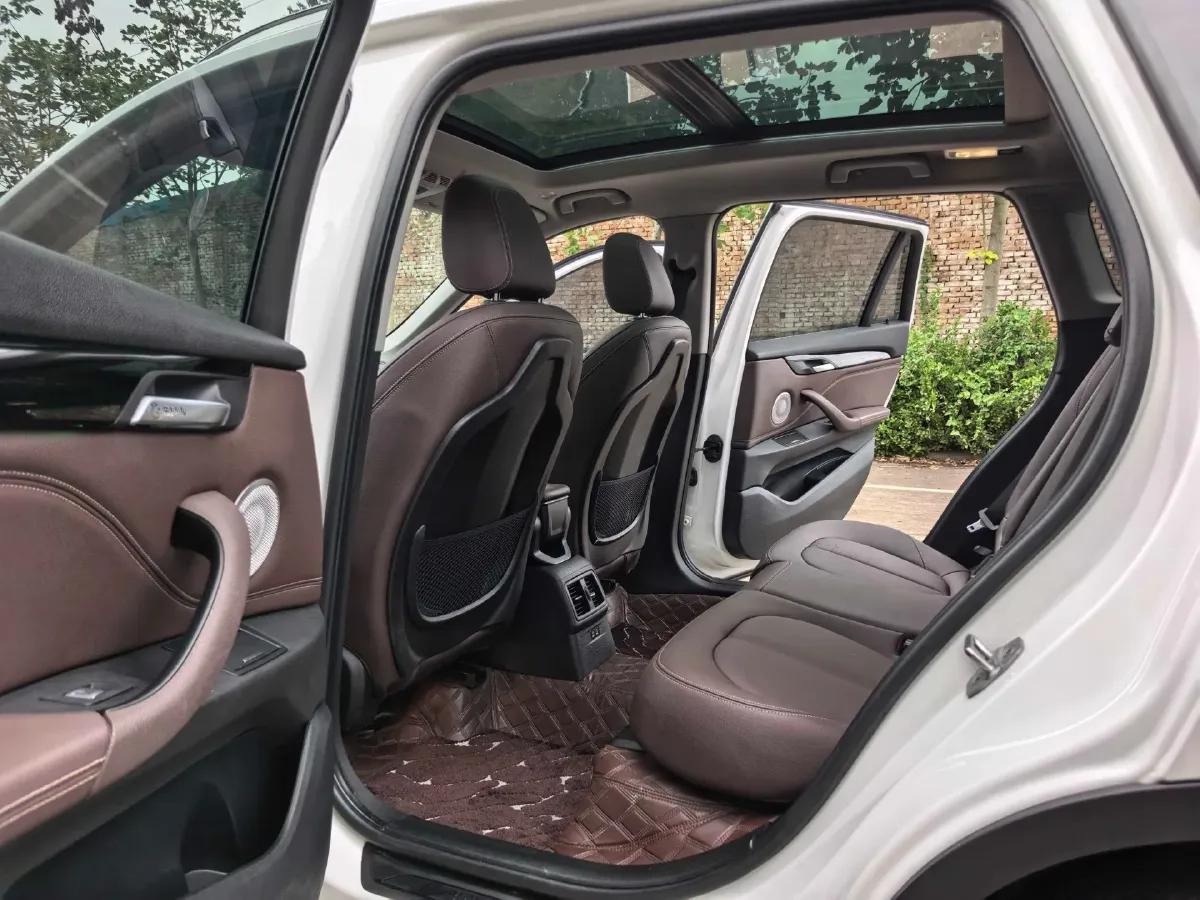 2022 BMW X1 2.0T 192HP L4 7DCT,autocango,china used car exporter,china ev exporter,chinese used car exporter,chinese used ev exporter