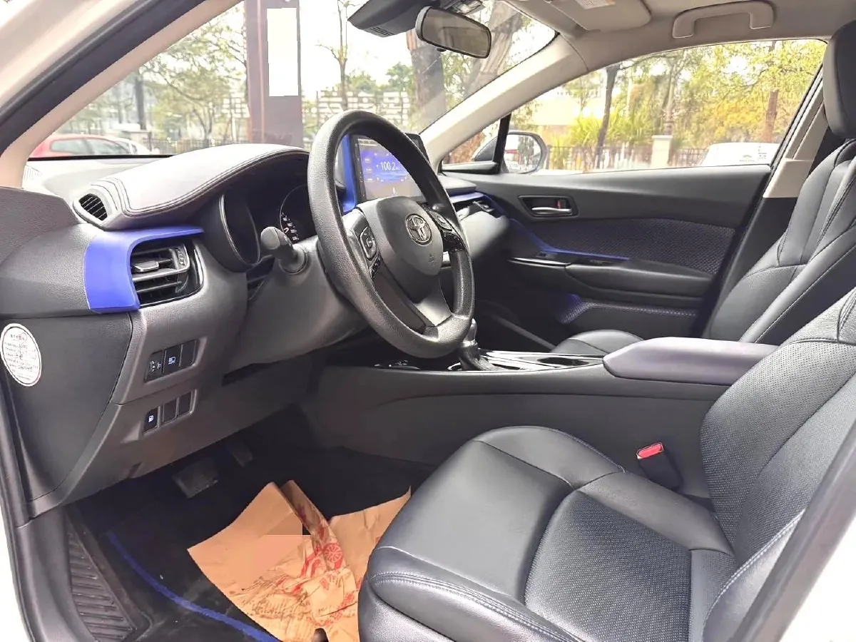 2020 Toyota C-HR 2.0L 171HP L4 CVT,autocango,china used car exporter,china ev exporter,chinese used car exporter,chinese used ev exporter