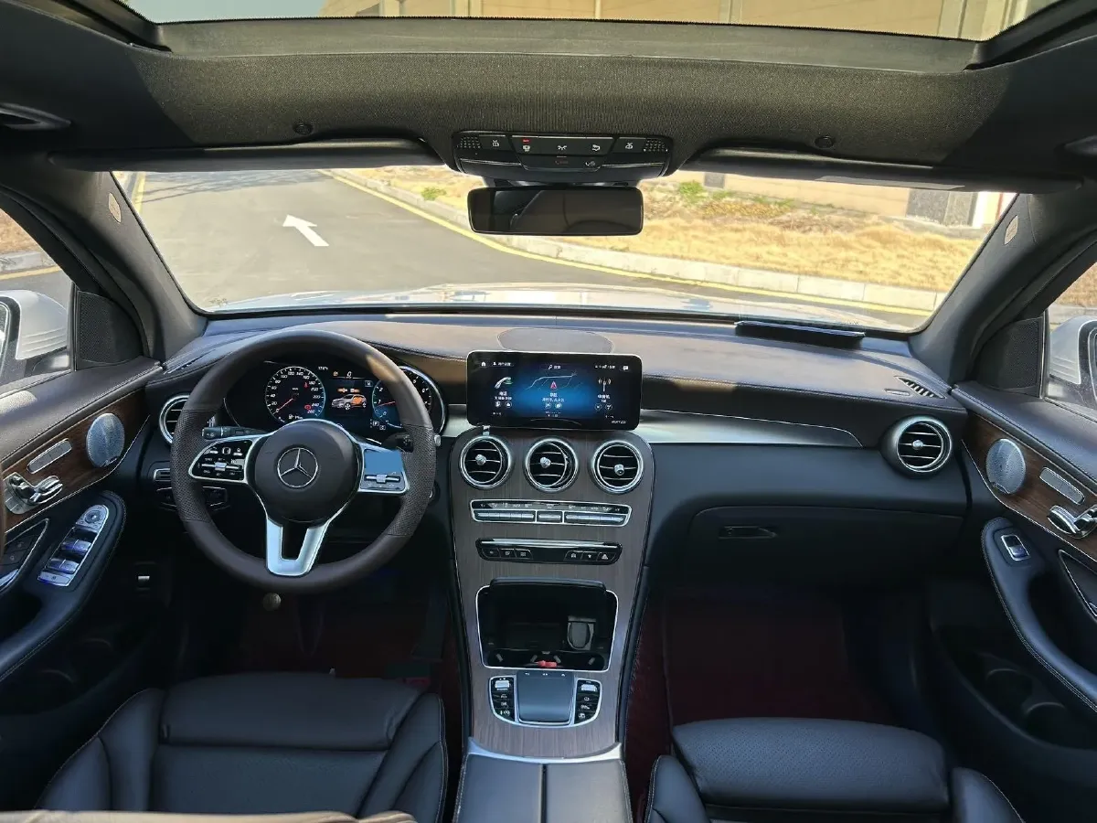 2021 Mercedes-Benz GLC Class 2.0T 258HP L4 9AT,autocango,china used car exporter,china ev exporter,chinese used car exporter,chinese used ev exporter