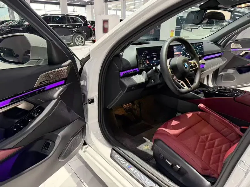 2025 BMW 5 Series 2.0T 258HP L4 8AT,autocango,china used car exporter,china ev exporter,chinese used car exporter,chinese used ev exporter