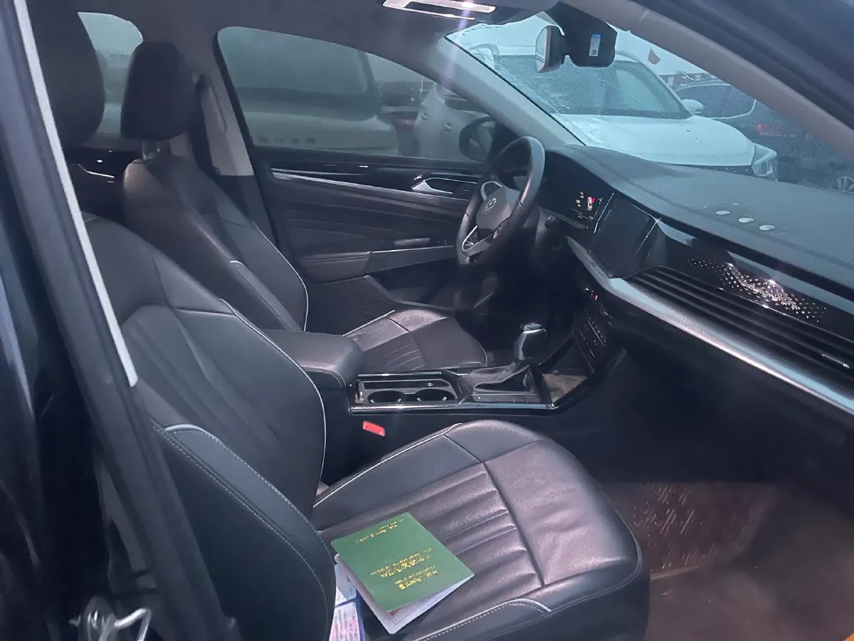 2023 Volkswagen Passat 2.0T 186HP L4 7DCT,autocango,china used car exporter,china ev exporter,chinese used car exporter,chinese used ev exporter